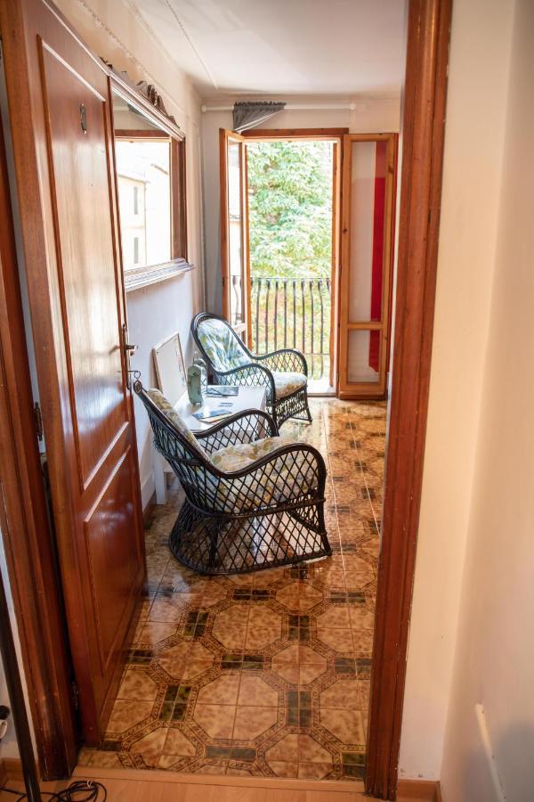 La Conca Apartment: A View On The Roman Aqueduct Perugia Bagian luar foto